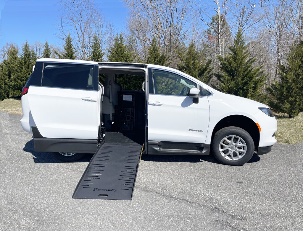 Braun Van E-4 Side Entry